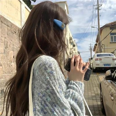 蒂拉和兰妮劫火车